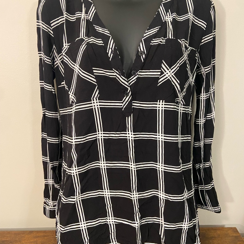 Old Navy Black and White Checkered Blouse